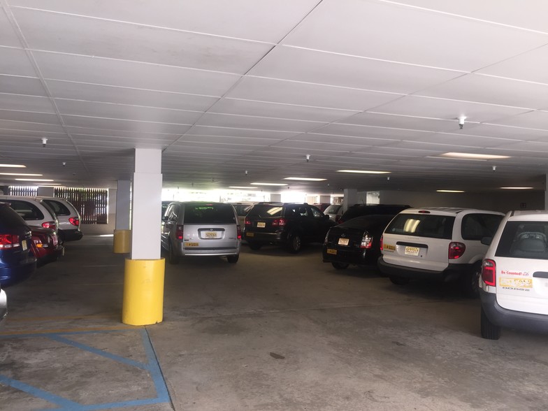 690 Broadway, Bayonne, NJ for lease - Building Photo - Image 2 of 2
