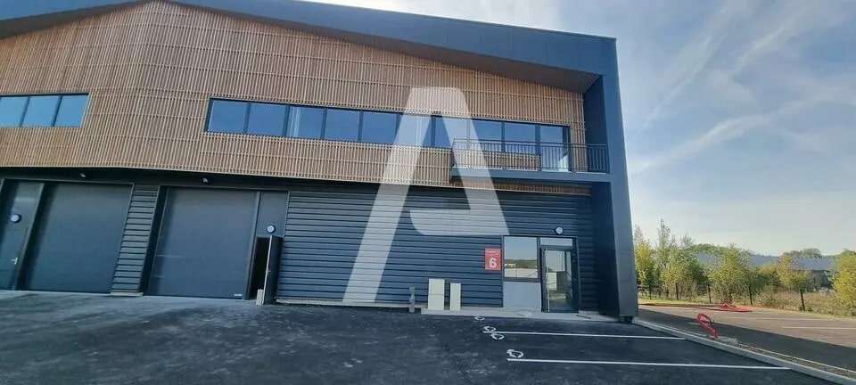 Flex in Moissy-Cramayel for sale - Building Photo - Image 1 of 5