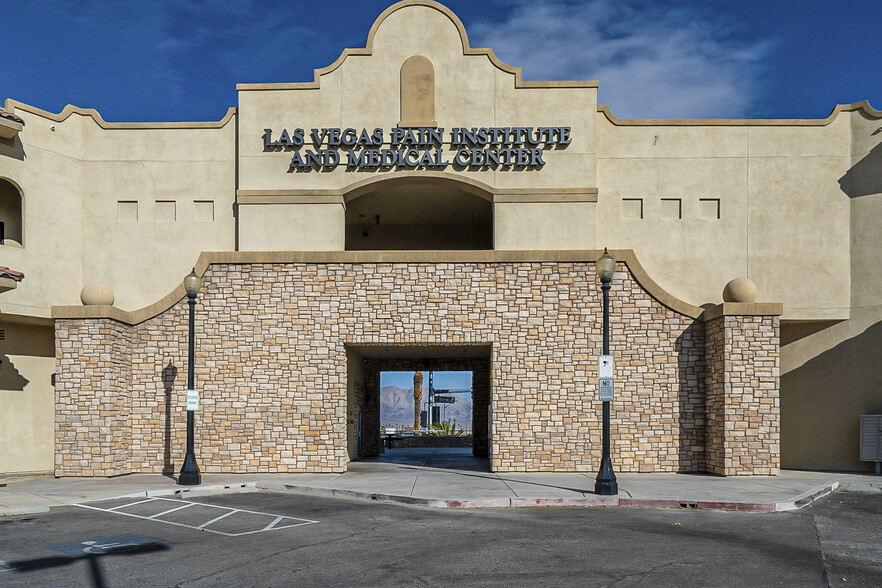 7175 N Durango Dr, Las Vegas, NV for lease - Building Photo - Image 1 of 29