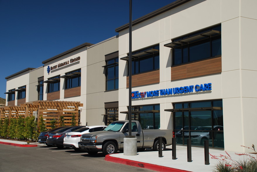 14550 W Soledad Canyon Rd, Santa Clarita, CA for lease - Building Photo - Image 3 of 9