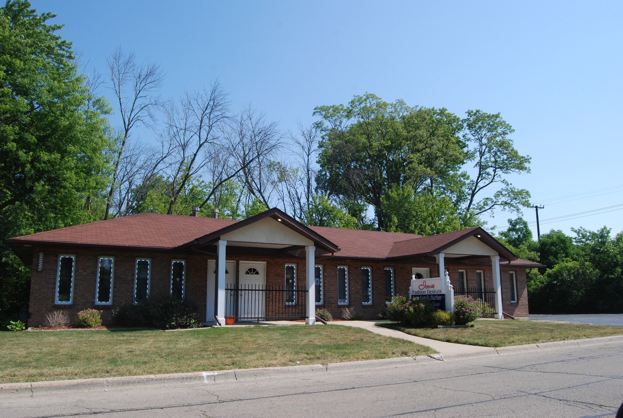 2404 29th St, Zion, IL for sale Primary Photo- Image 1 of 1