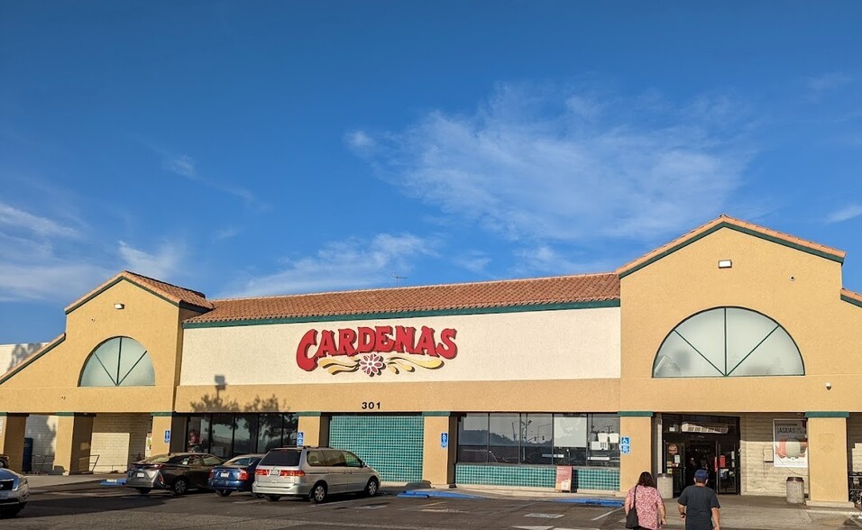 341 S Lincoln Ave, Corona, CA for lease - Building Photo - Image 1 of 21