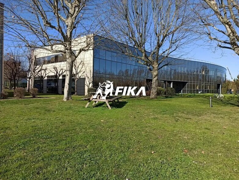 Office in Toulouse for lease - Building Photo - Image 1 of 5