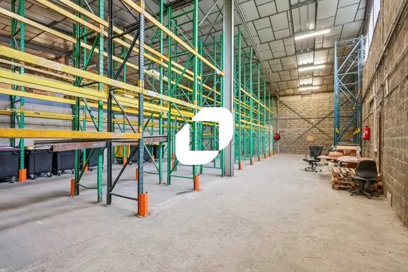 Office in Morangis for lease - Building Photo - Image 3 of 16