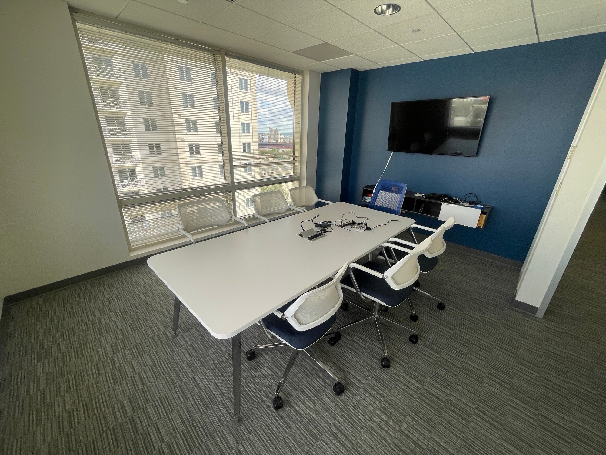 302 Knights Run Ave, Tampa, FL for lease Interior Photo- Image 1 of 14