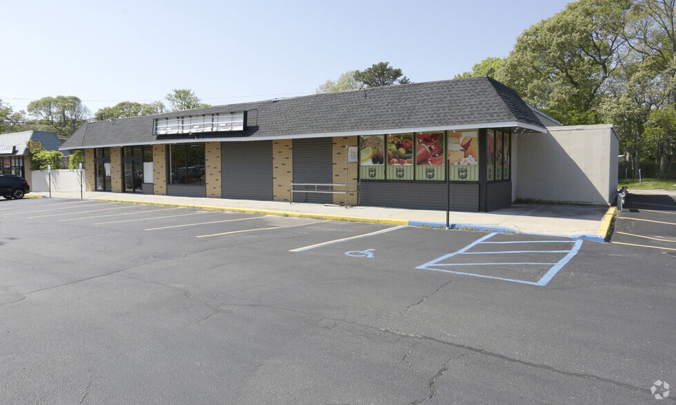 960 Main St, Holbrook, NY for sale - Primary Photo - Image 1 of 1