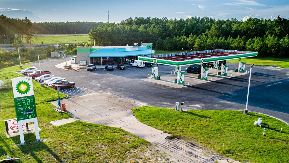 5289 Laurel Island Pky, Kingsland, GA for sale - Building Photo - Image 1 of 1