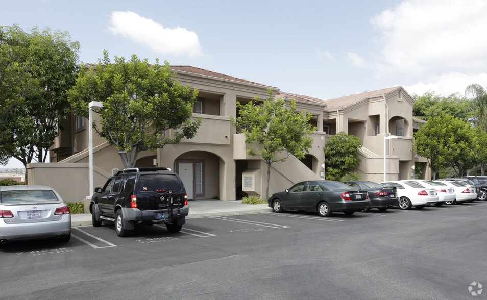 26451 Crown Valley Pky, Mission Viejo, CA for lease - Building Photo - Image 2 of 3
