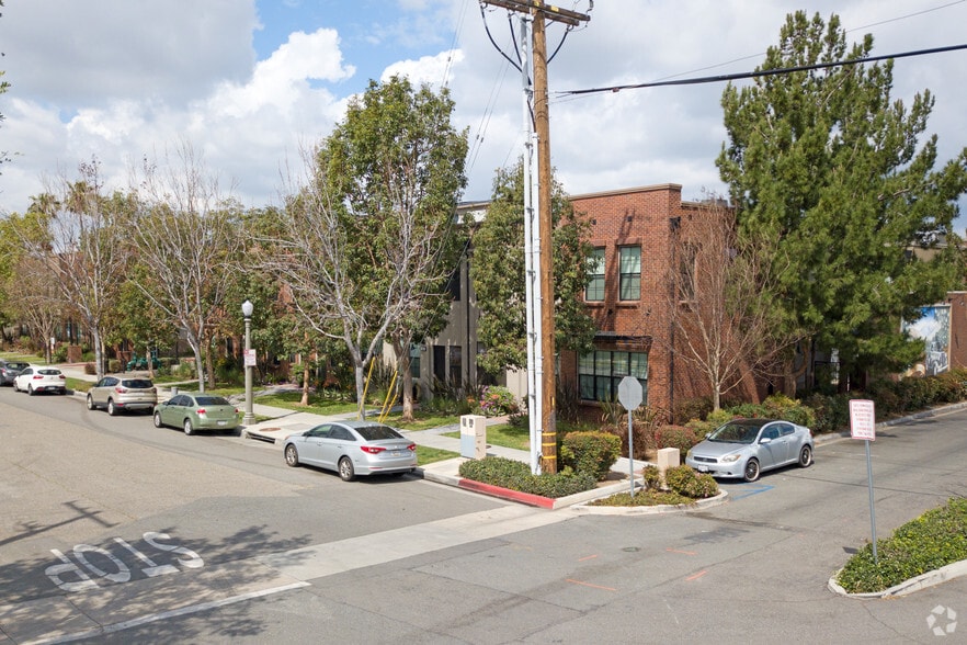 501 W Maple Ave, Orange, CA for lease - Aerial - Image 2 of 5