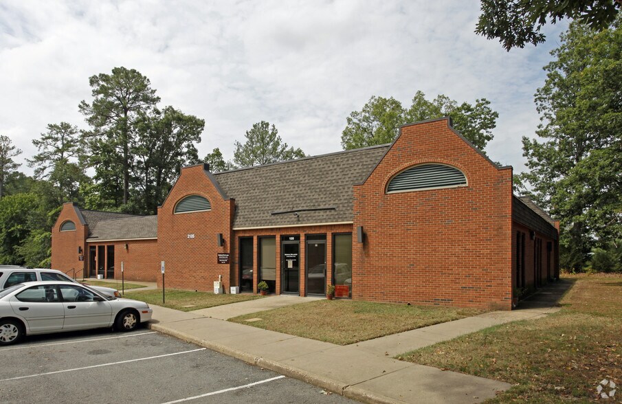 2105 E Parham Rd, Richmond, VA 23228