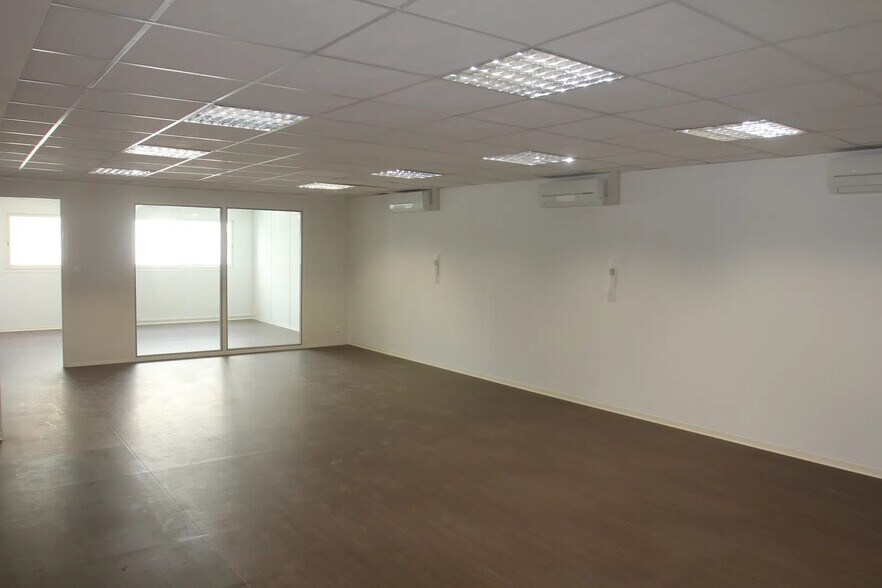 Office in Gémenos for lease - Interior Photo - Image 3 of 5