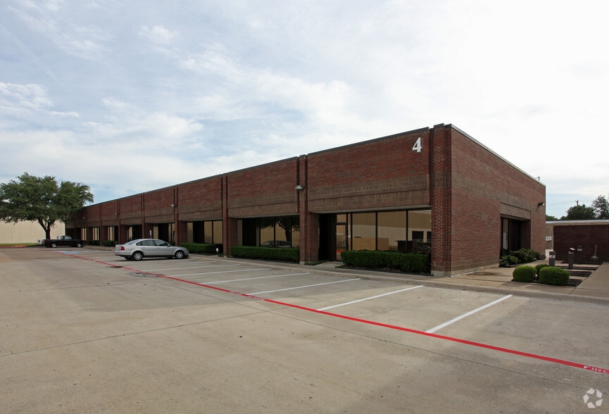 1611 N Interstate 35E, Carrollton, TX for lease - Building Photo - Image 3 of 15