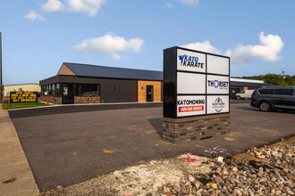 1215 N Riverfront Dr, Mankato, MN for lease Building Photo- Image 1 of 7