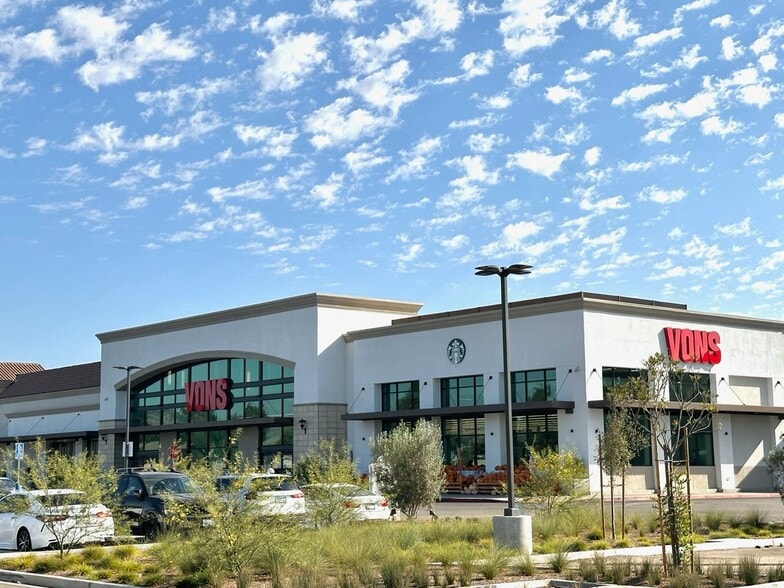 700-960 Arneill Rd, Camarillo, CA for lease - Building Photo - Image 2 of 12