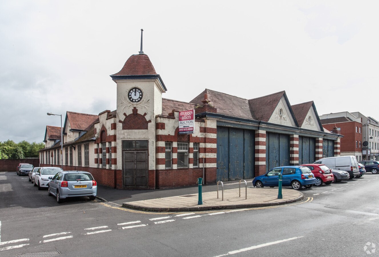 Avonmouth Rd, Bristol, BS11 9EG Avonmouth Bus Depot