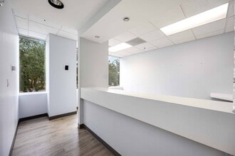 3400 S Tamiami Trl, Sarasota, FL for lease Interior Photo- Image 2 of 9