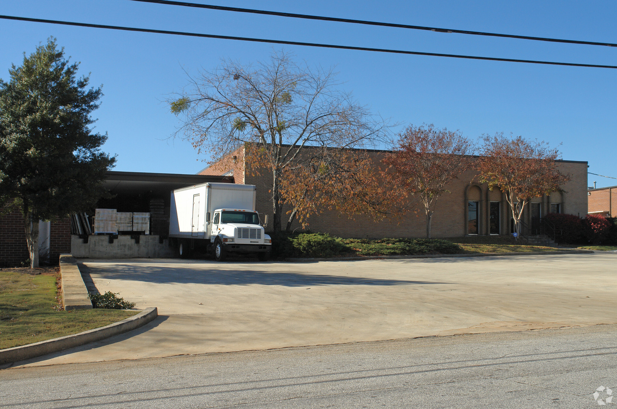 1562 Litton Dr, Stone Mountain, GA for lease Primary Photo- Image 1 of 4