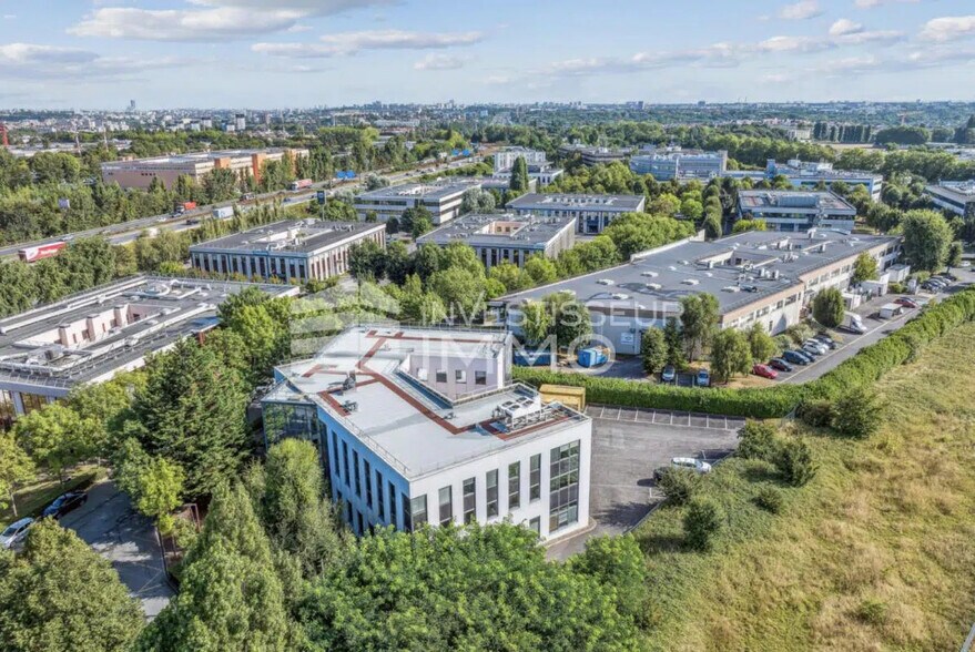 Flex in Antony for lease - Aerial - Image 2 of 3