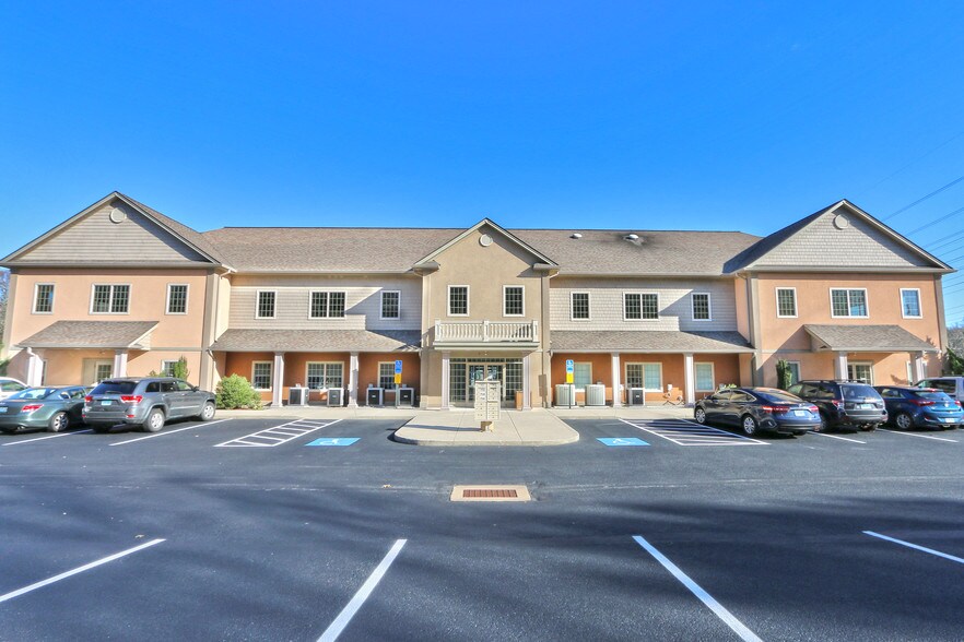 80 Norwich New London Tpke, Uncasville, CT for sale - Building Photo - Image 1 of 1