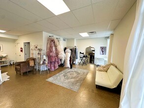 900 S High St, Columbus, OH for lease Building Photo- Image 2 of 3