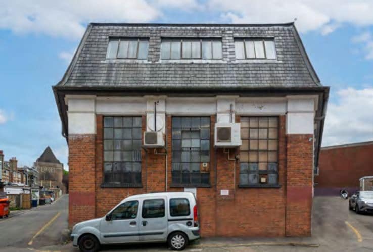 St Albans Ln, London for lease Primary Photo- Image 1 of 9