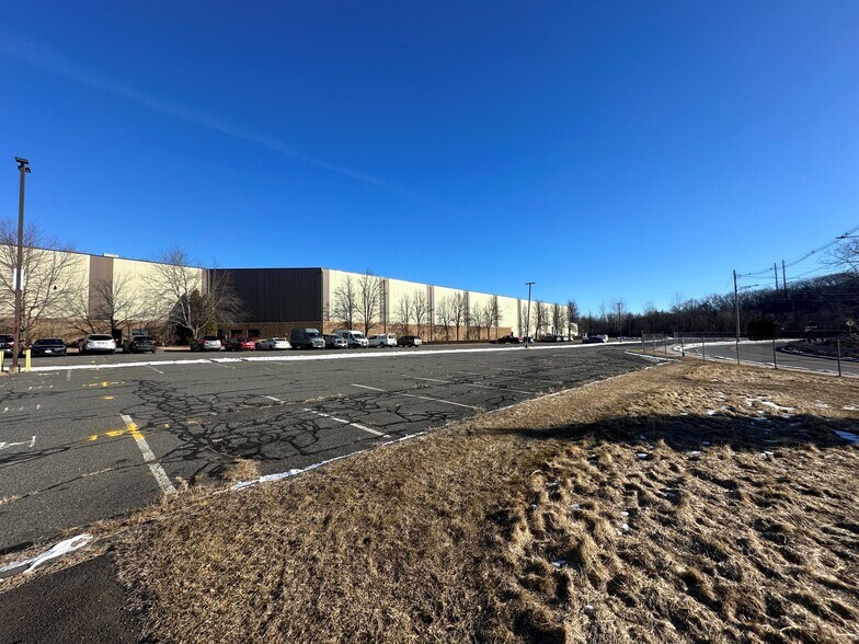 24-28 Gaylord St, South Hadley, MA for sale - Building Photo - Image 2 of 4