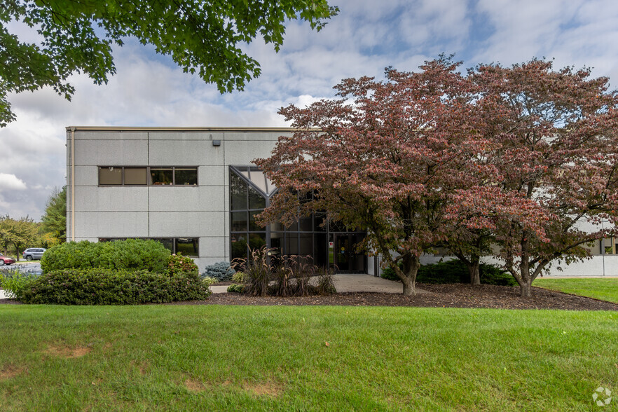 2158 Avenue C, Bethlehem, PA for lease - Building Photo - Image 1 of 7