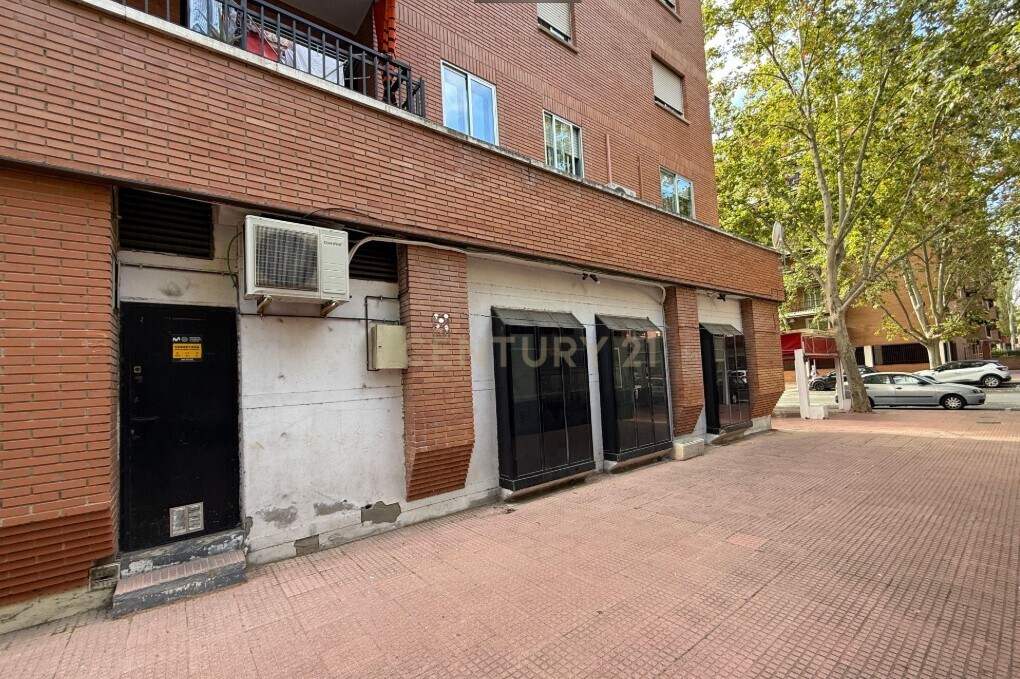 Alcalá de Henares, MAD 28804 - Unit 1 - - Interior Photo - Image 2 of 4