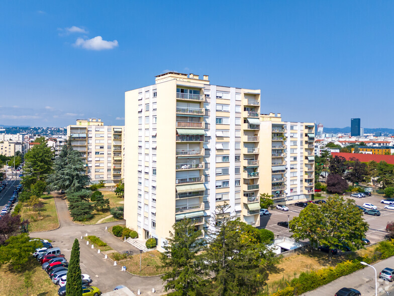 Multifamily in Lyon for sale - Primary Photo - Image 1 of 3