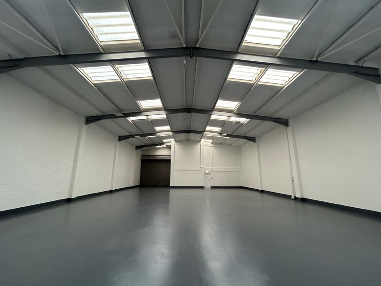 Barningham Way, London for lease - Interior Photo - Image 3 of 4