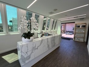 421 N Rodeo Dr, Beverly Hills, CA for lease Interior Photo- Image 2 of 17