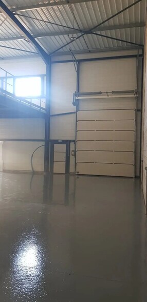 Industrial in Signes for lease - Interior Photo - Image 3 of 7