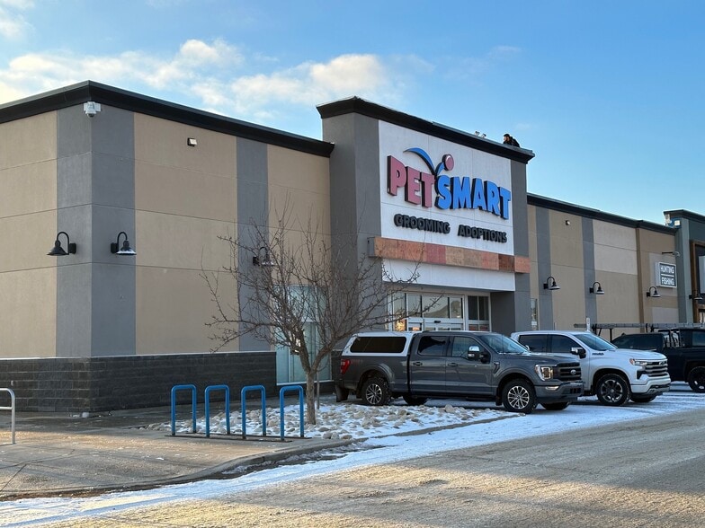 19 Riedel St, Fort McMurray, AB for lease - Building Photo - Image 3 of 6