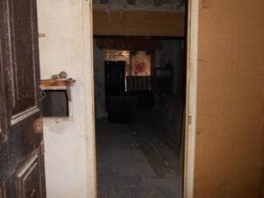 Retail in Manresa, Barcelona for lease Interior Photo- Image 2 of 4