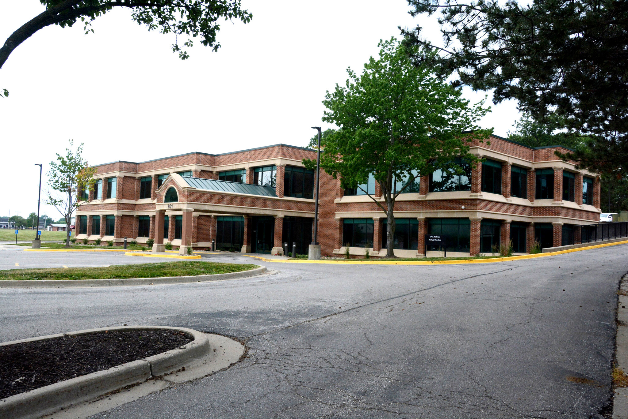 801 NW St. Mary's Dr, Blue Springs, MO for lease Building Photo- Image 1 of 5