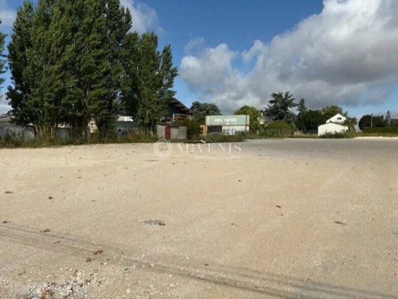 Land in Blois for lease - Building Photo - Image 2 of 2