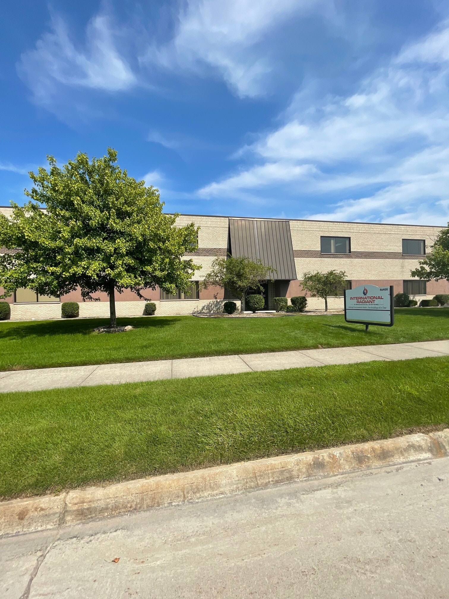 46400 Continental Dr, Chesterfield, MI for lease Interior Photo- Image 1 of 4