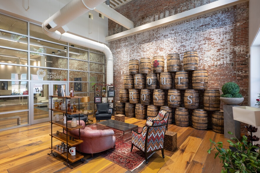 118-122 E Main St, Louisville, KY for lease - Lobby - Image 3 of 18