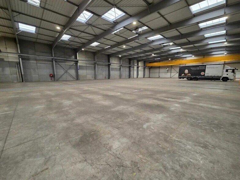 Flex in Compans for lease - Building Photo - Image 2 of 9