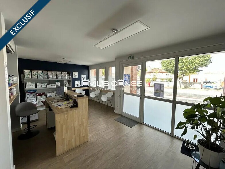 Office in Bruguières for lease - Interior Photo - Image 1 of 7