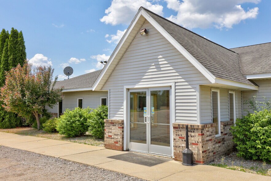 8220 Ellis Rd, Millington, MI 48746