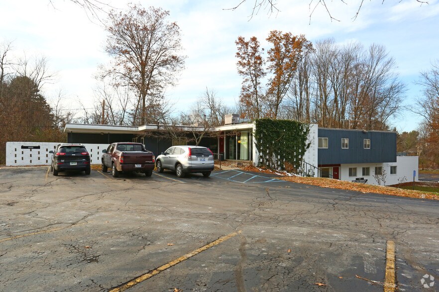 2532 Spring Arbor Rd, Jackson, MI for sale - Primary Photo - Image 1 of 1