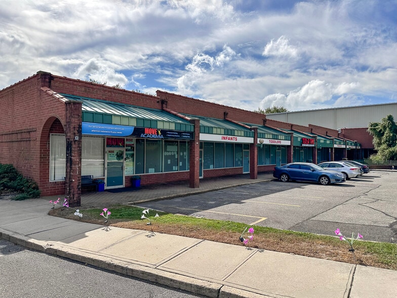 635 Middle Country Rd, Coram, NY for sale - Building Photo - Image 3 of 11