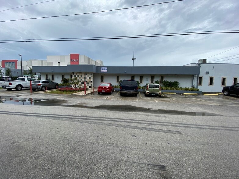12355 NE 13th Ave, North Miami, FL for lease - Building Photo - Image 3 of 6