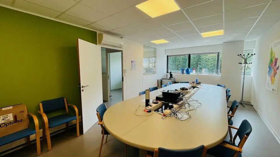 Office in Pessac for lease Interior Photo- Image 1 of 12