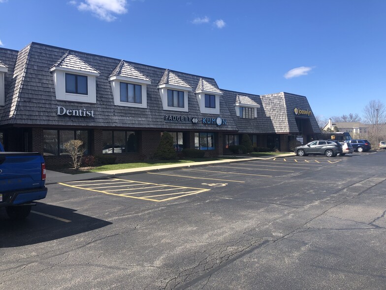 100 N Atkinson Rd, Grayslake, IL for lease - Building Photo - Image 2 of 17