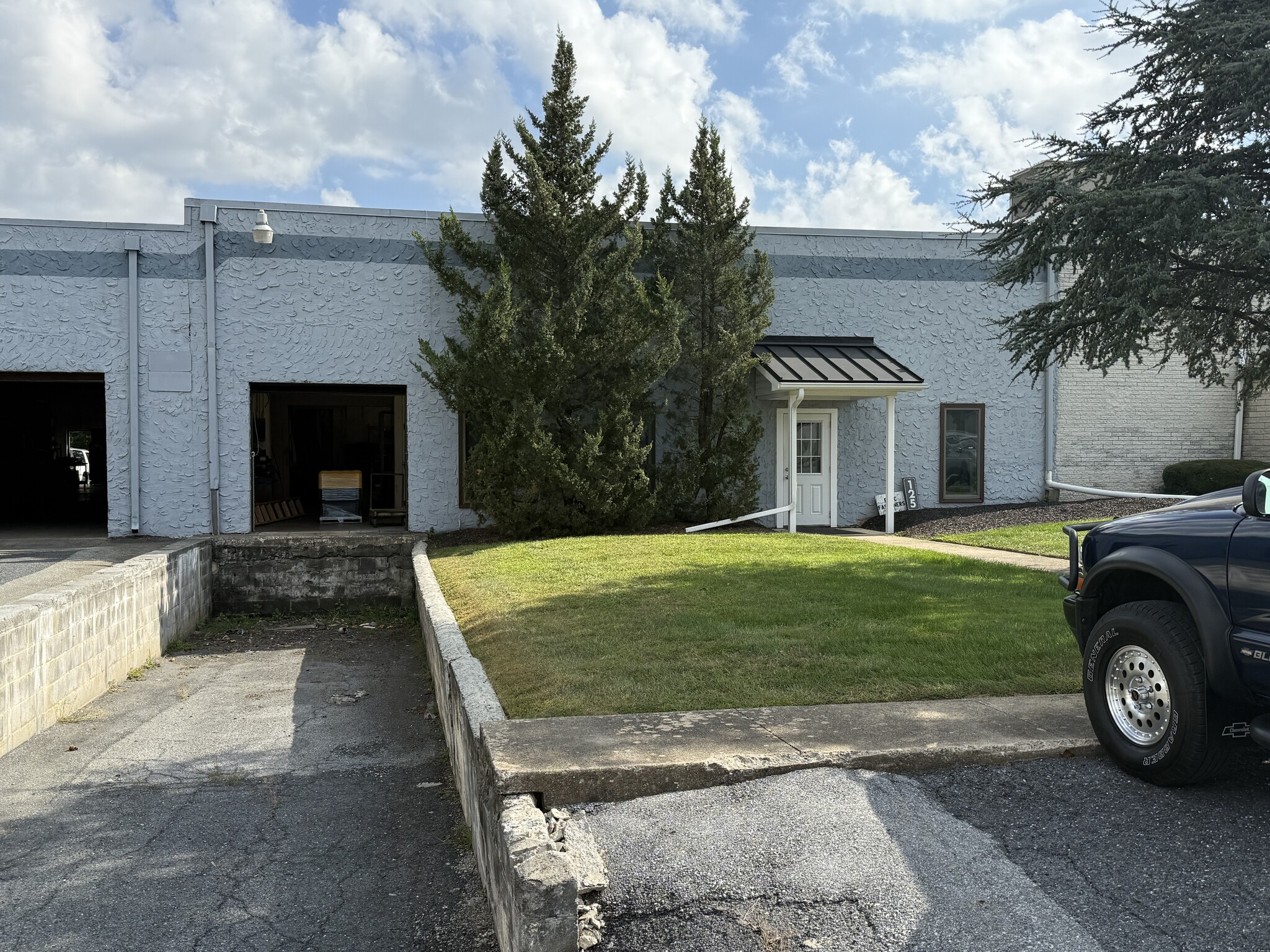 97-125 Ashmore Dr, Leola, PA for lease Building Photo- Image 1 of 14