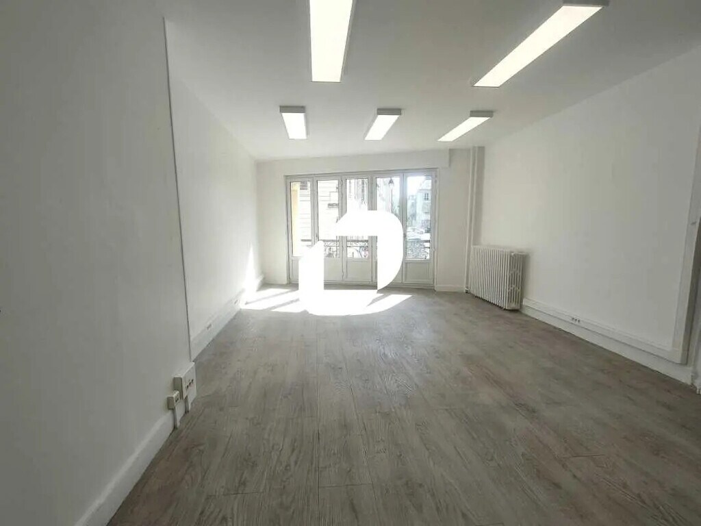 Location Bureaux 131 m² à 355 m² - Photo 1
