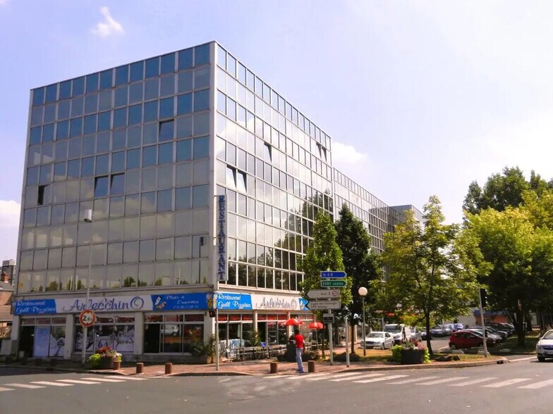 Office in Évry-Courcouronnes for lease - Building Photo - Image 2 of 14