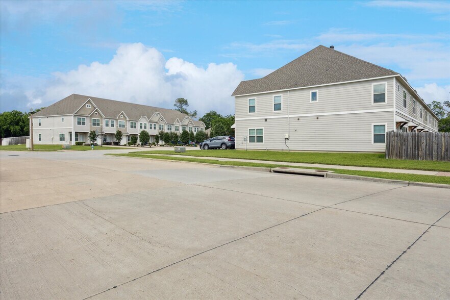 101 Springtree St, Denton, TX for sale - Building Photo - Image 2 of 70